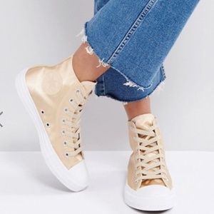 Converse Chuck Taylor High Sneakers In Gold Satin